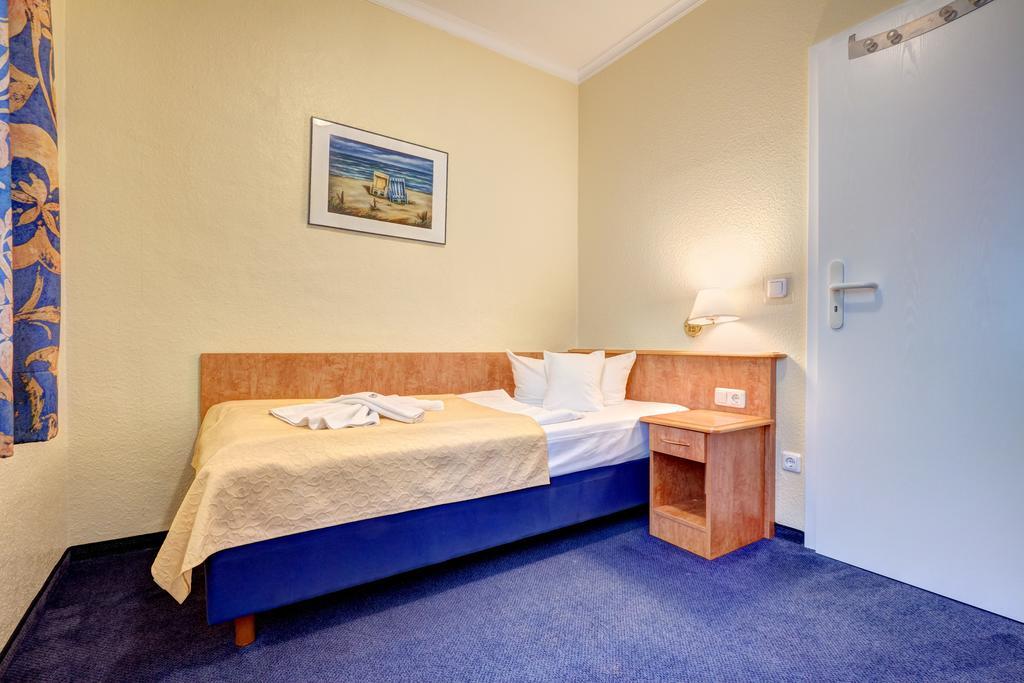 Haus Seeblick Hotel Garni & Ferienwohnungen Зиновиц Стая снимка