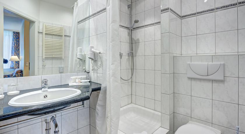 Haus Seeblick Hotel Garni & Ferienwohnungen Зиновиц Стая снимка