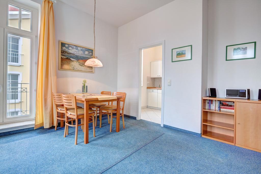 Haus Seeblick Hotel Garni & Ferienwohnungen Зиновиц Екстериор снимка