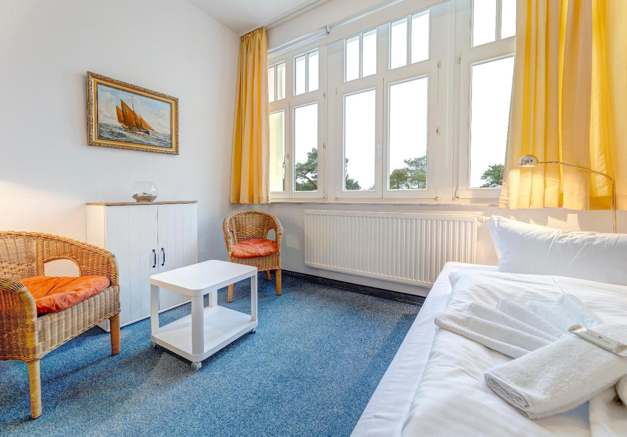 Haus Seeblick Hotel Garni & Ferienwohnungen Зиновиц Екстериор снимка