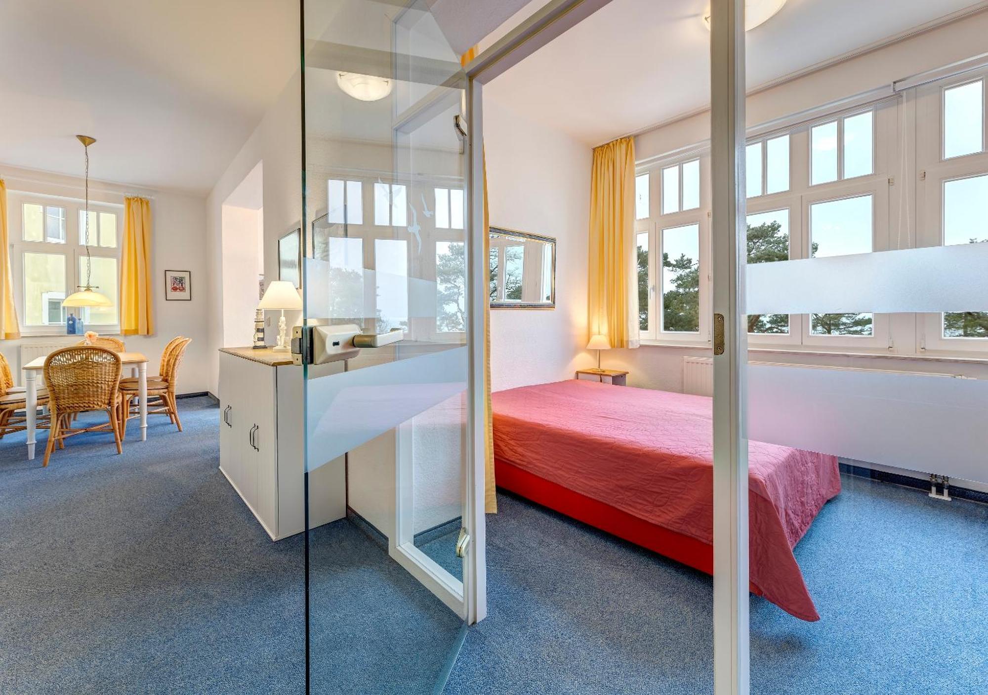 Haus Seeblick Hotel Garni & Ferienwohnungen Зиновиц Екстериор снимка