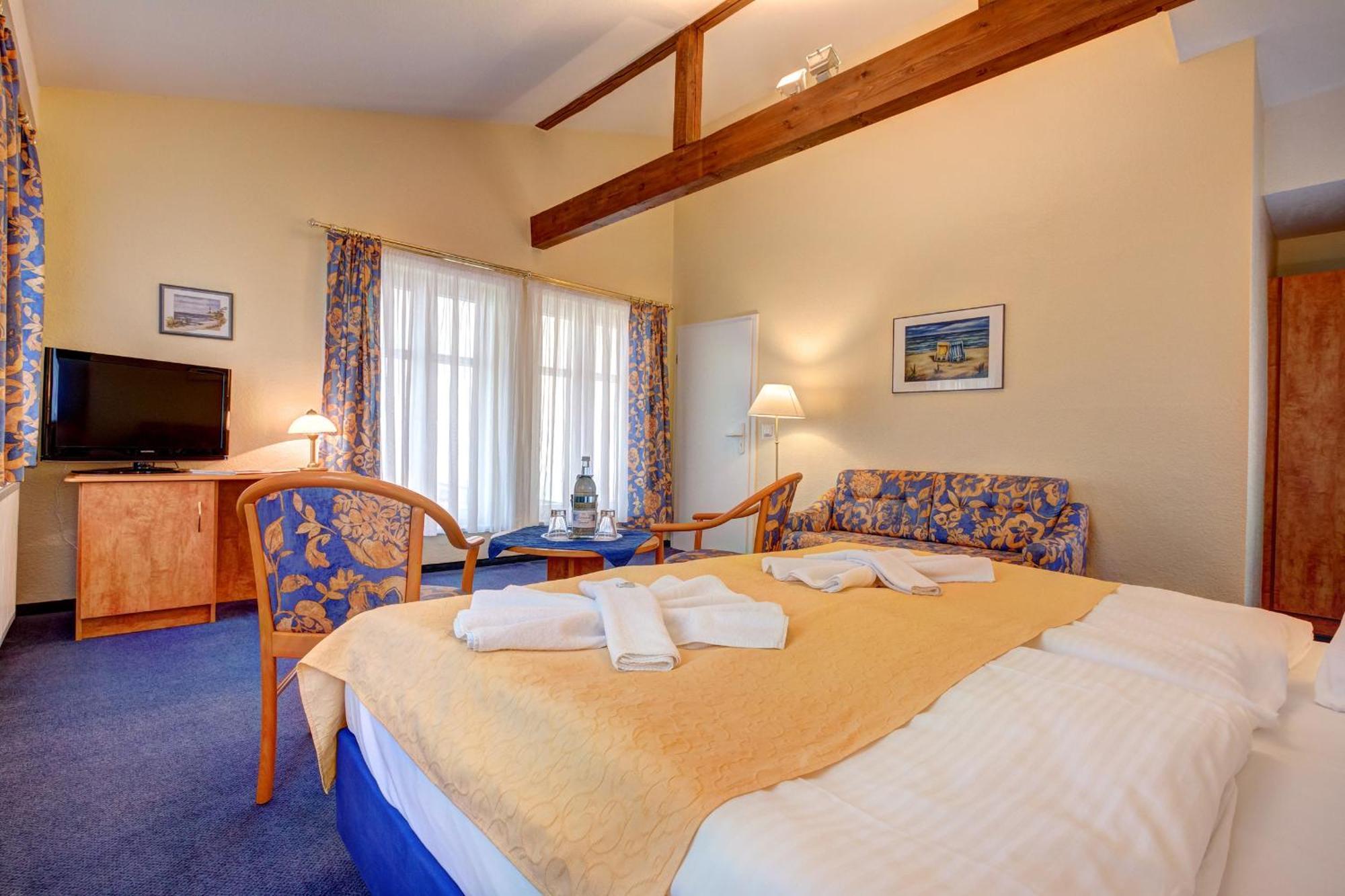 Haus Seeblick Hotel Garni & Ferienwohnungen Зиновиц Стая снимка