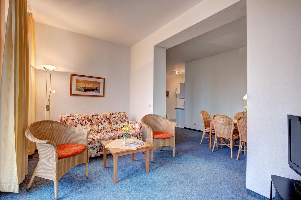Haus Seeblick Hotel Garni & Ferienwohnungen Зиновиц Екстериор снимка