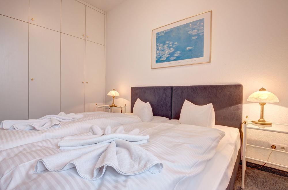 Haus Seeblick Hotel Garni & Ferienwohnungen Зиновиц Екстериор снимка