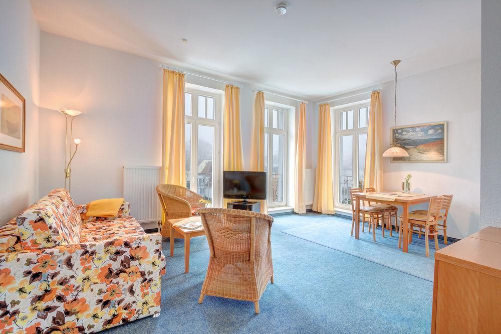 Haus Seeblick Hotel Garni & Ferienwohnungen Зиновиц Екстериор снимка