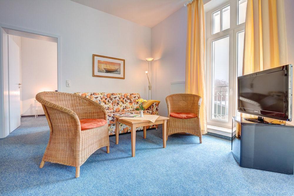 Haus Seeblick Hotel Garni & Ferienwohnungen Зиновиц Екстериор снимка