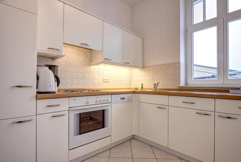 Haus Seeblick Hotel Garni & Ferienwohnungen Зиновиц Екстериор снимка